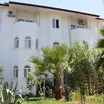 Hotel As Queen 3*