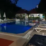 Hotel As Queen 3*