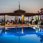 As Queen Hotel Kizilot