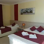Hotel As Queen