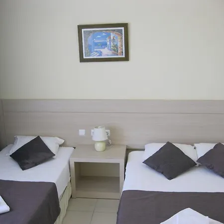 As Queen Hotel