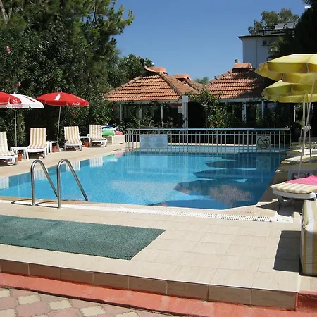As Queen Hotel 3*