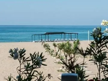 As Queen Hotel 3*