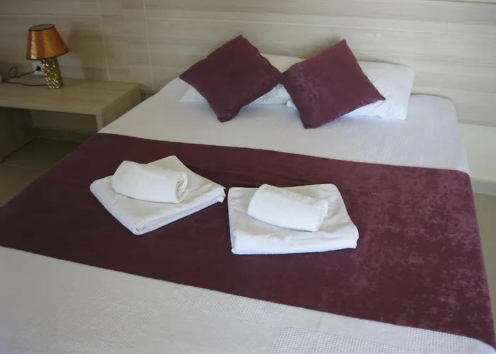 As Queen מלון 3*