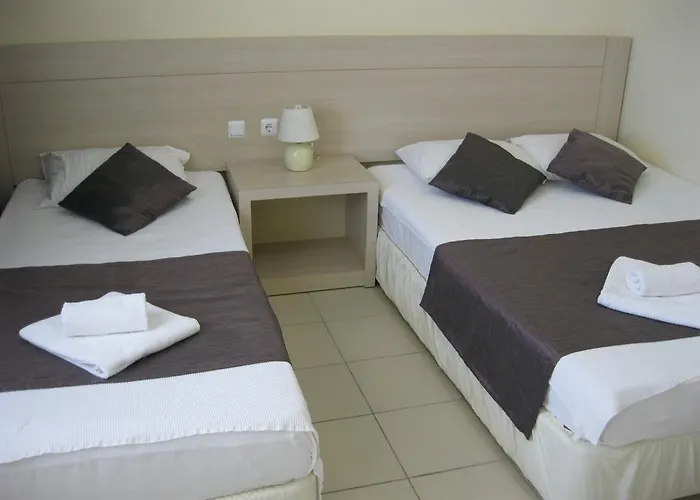 As Queen 3* Kızılot