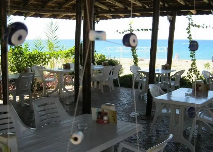 As Queen 3* Kızılot