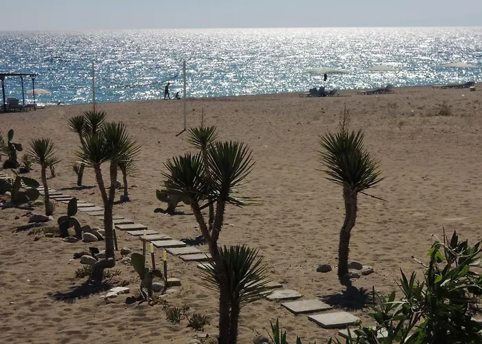 As Queen מלון 3*