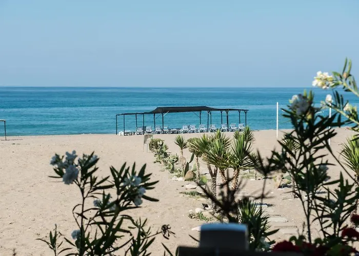 As Queen מלון Kızılot